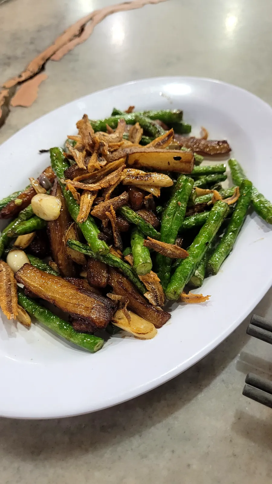 Stir-fried long beans