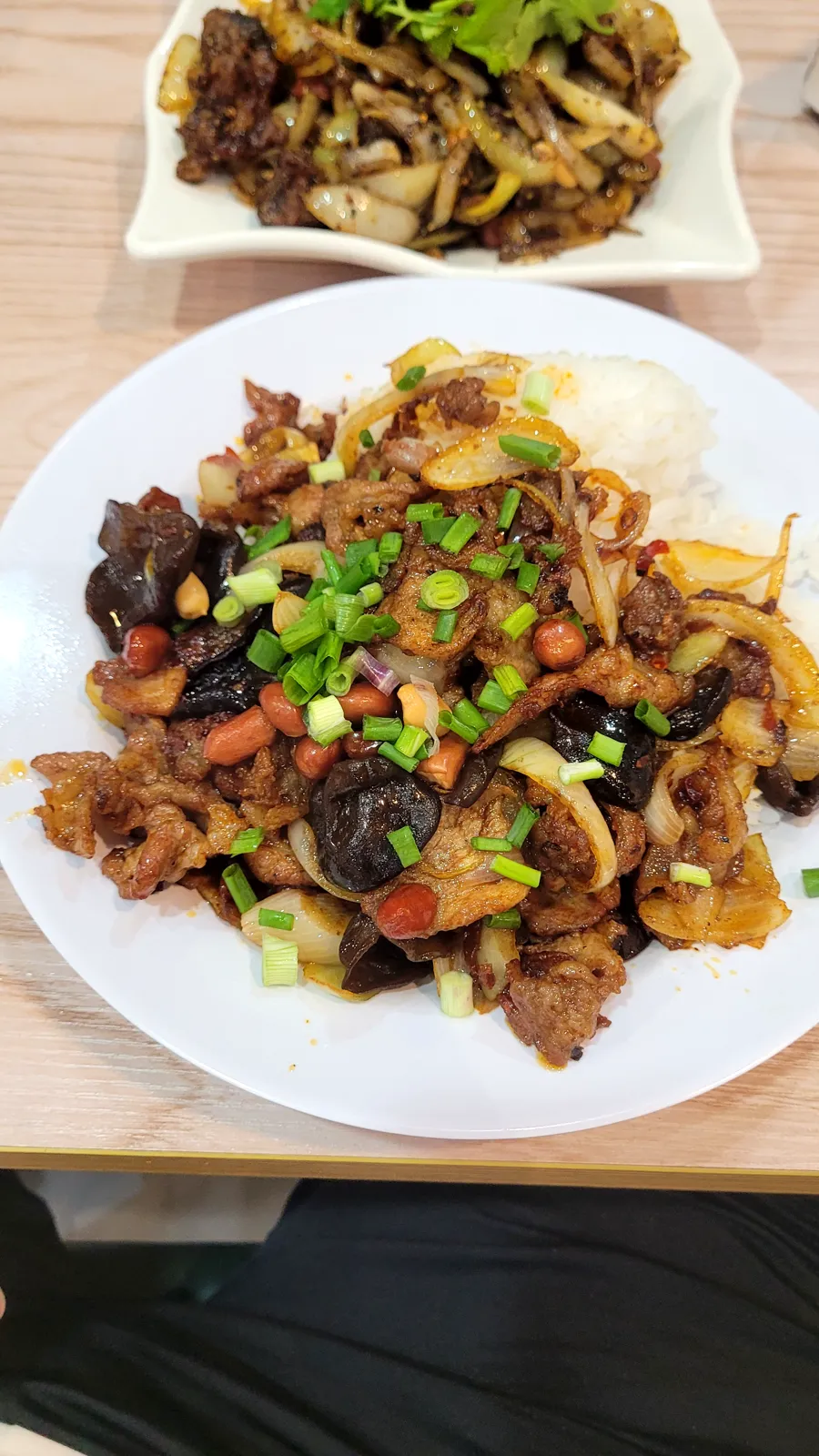 Spicy stir-fried chicken