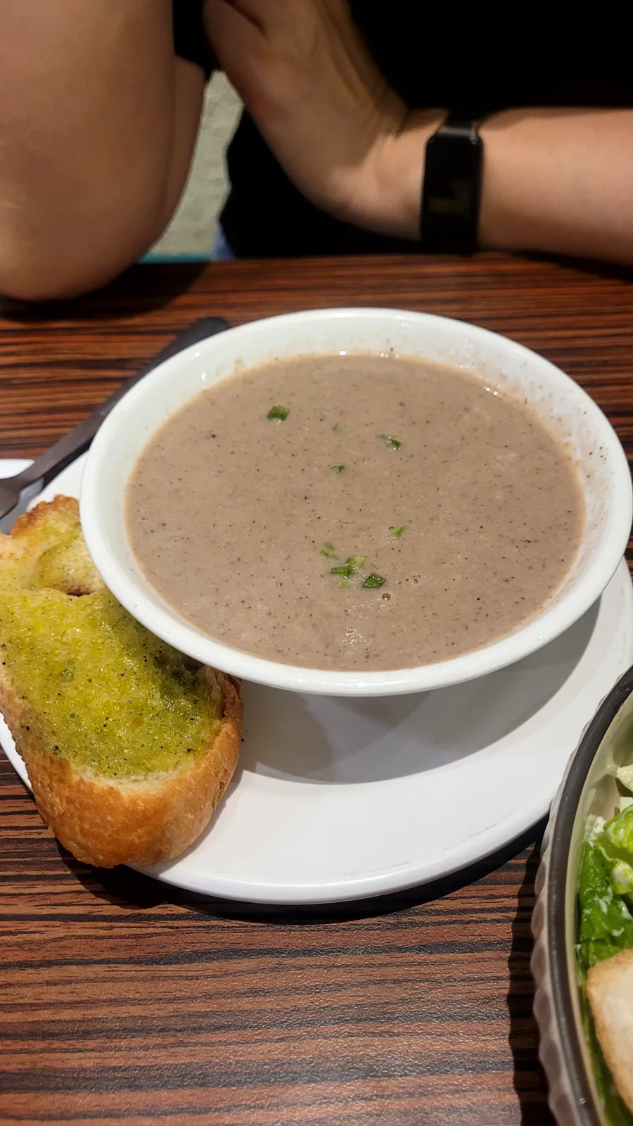 Mushroom soup with garlic bread